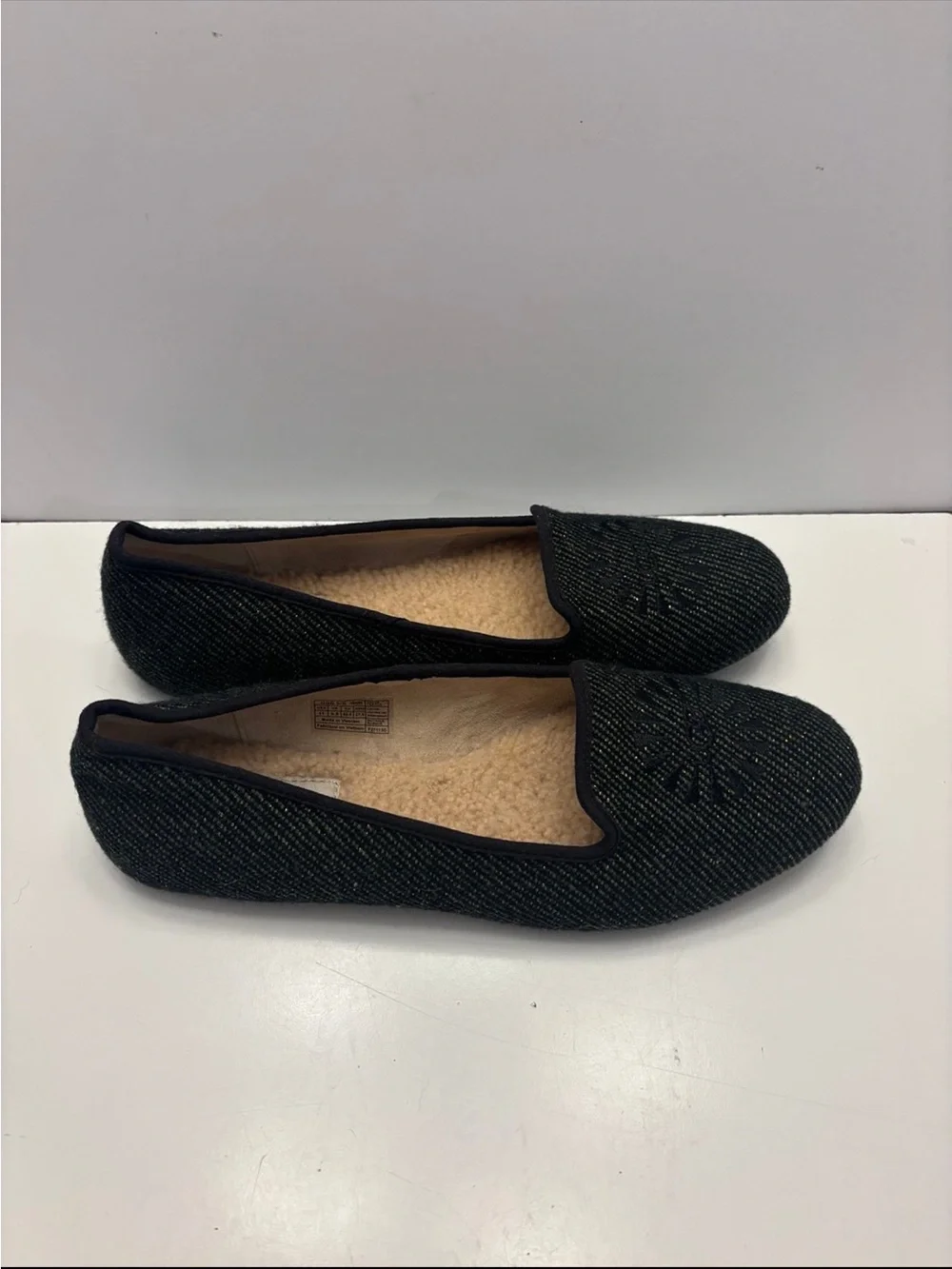 UGG flats with delicate star-like stitched pattern size 11